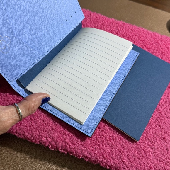 Fashion Vivi in Winter Passport/Notebook Cover - Picture 4 of 4